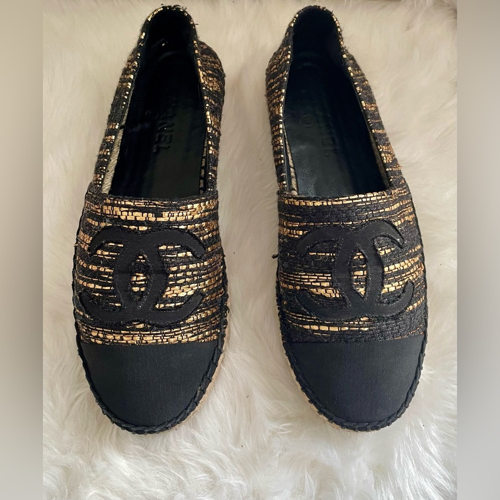 🔥🔥Chanel black and gold Espadrilles size 38 / US size 7.5 Great Condition!